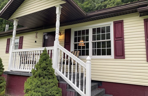 Newtown Maison | A & B TRAIL HOUSE @ Hatfield-McCoy Trails, 5 Beds Plus Futon 2 Couches & 2 Baths