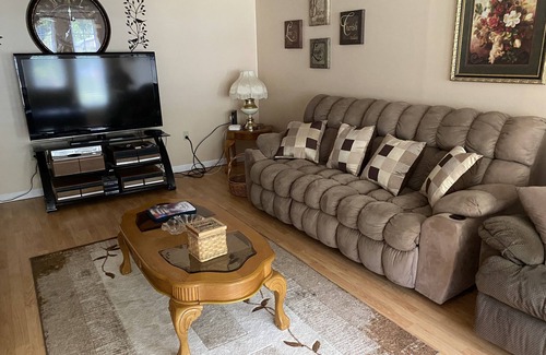 Newtown Maison | A & B TRAIL HOUSE @ Hatfield-McCoy Trails, 5 Beds Plus Futon 2 Couches & 2 Baths