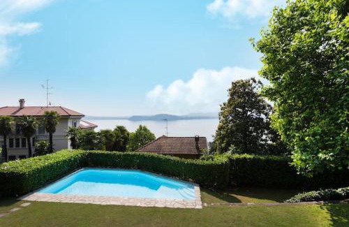 Belgirate Appartement | A Balcony on Lake Maggiore