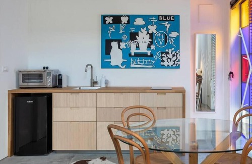 Neve Tzedek Appartement | A Bauhaus Gem - Prime Location
