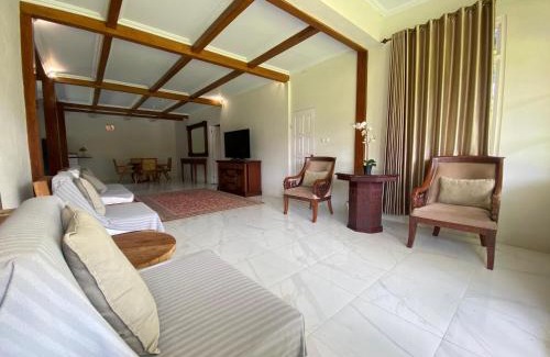 Tomohon Villa | A beautiful and Spacious Rumah Manado 2 Bedrooms with Bathrooms Villa Marion Tomohon