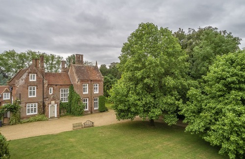 North Tuddenham Cottage | Le Vieux Presbytère de Norfolk est une maison de vacances de luxe avec une histoire remontant au XVIe siècle.