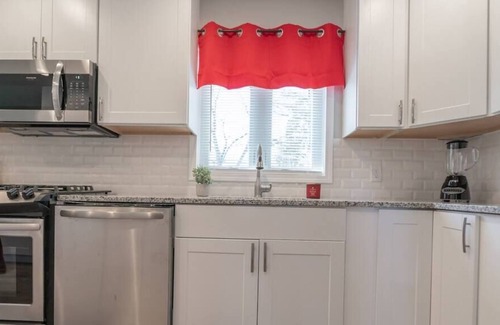 Schererville Maison | A Beautiful Modern Home in a Great Location!