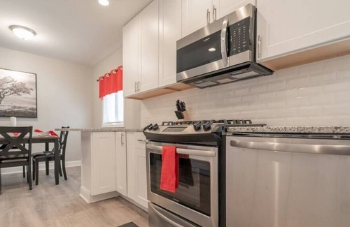 Schererville Maison | A Beautiful Modern Home in a Great Location!