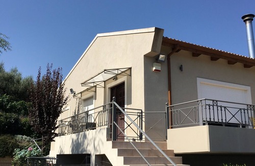 Ziria Cottage | A beautiful olive orchard with mountain and sea view,ideal for a relaxing break