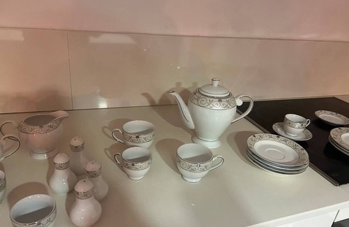 Oud-Zuid Appartement | A beautiful room with own bathroom and toilet in the city centre
