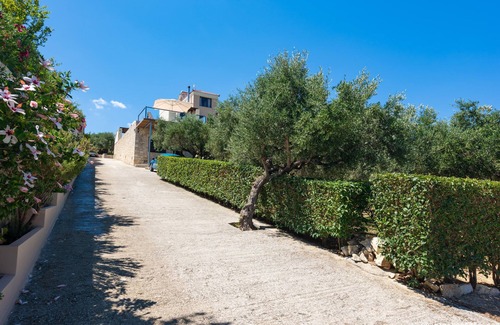 Stalos Villa | Une belle villa isolée avec piscine privée et magnifique vue à 360 °