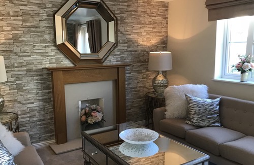 Carterton Maison | A beautiful, stylish 4 bedroom, 3 storey townhouse (sleeps 8)