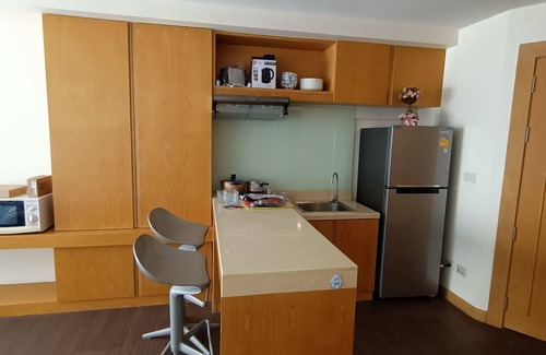 Nong Bon Appartement | A Bedroom and Den next to MRT