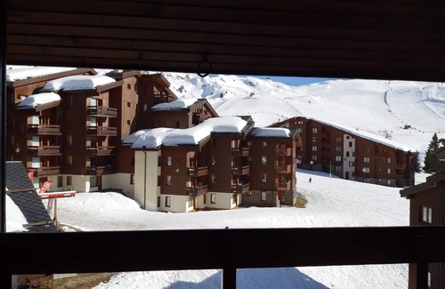 Belle Plagne Appartement | A BELLE-PLAGNE (2050 m), SKIS AUX PIEDS, EN PLEIN CŒURS DE LA STATION, LE BERYL
