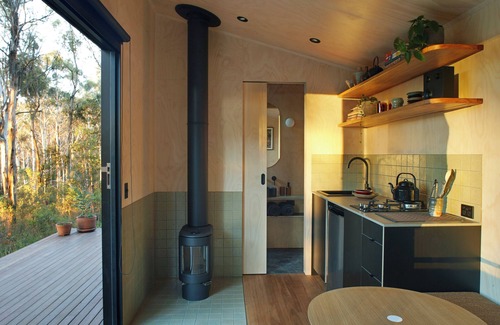 Monga Cabine | A bespoke, luxe, off-grid cabin beside Monga National Park. Mins to Braidwood