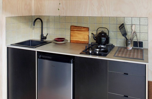 Monga Cabine | A bespoke, luxe, off-grid cabin beside Monga National Park. Mins to Braidwood