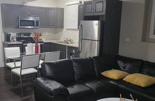 Saskatoon Appartement | A blend of comfort and convenience in this cozy, modern 2-bd basement suite.