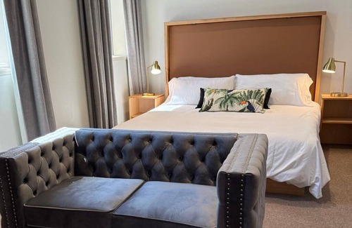 Downtown Tucson Hôtel | The Serengeti Suite at Unicorn Zebra