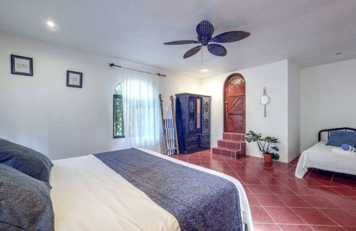 Ballena Station Balnéaire | A boutique jungle oasis! Spacious villa with resort amenities.