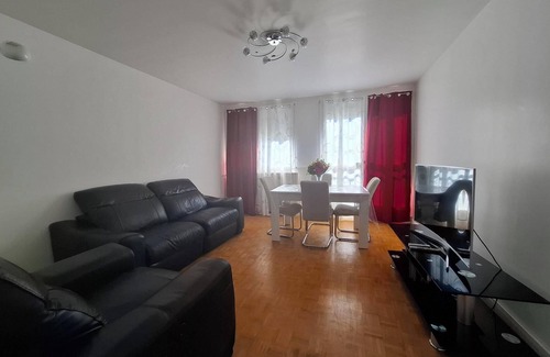 Morsang-sur-Orge Appartement | A break for family, friends or work - Spacious F3 WiFi dedicated office parking