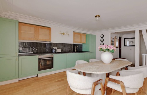Quartier du Faubourg-Montmartre Appartement | Un T3 à couper le souffle à Opéra - Grands Boulevards