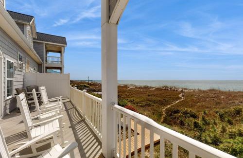 Atlantic Beach Maison | A Bushel and a Peck