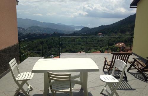 San Colombano Certenoli Maison | A cà du Baciccia