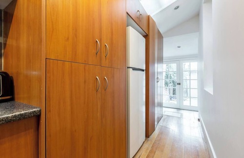 Carlton North Maison | A Carlton Classic Quaint Inner City Getaway