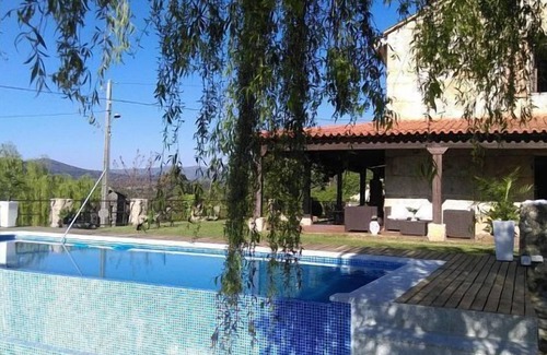 Ponte Caldelas Maison | Une Casa da Xeitosa avec piscine privée, WiFi gratuit, barbecue, familles idéales pour PingPong