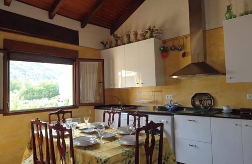 O Barco de Valdeorras Chalet De Ski | "A CASONA DO BARCO" Big house with porch and garden
