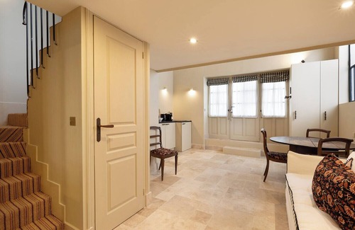 Saint-Thomas-d'Aquin Maison | A Charming 2-BR/2BA in Saint Germain