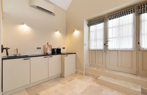 Saint-Thomas-d'Aquin Maison | A Charming 2-BR/2BA in Saint Germain