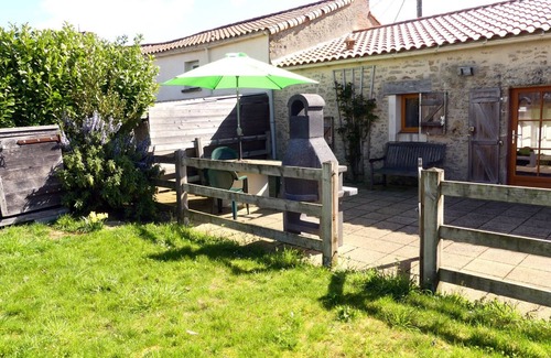 Sigournais Cottage | Une grange de charme dans un hameau rural près de Sigournais, à 30 minutes du Puy du Fou.