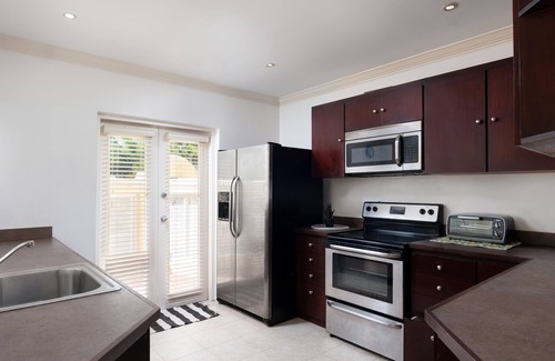 Folkestone Maison | A charming blend of comfort and sophistication in this near-the-beach townhouse