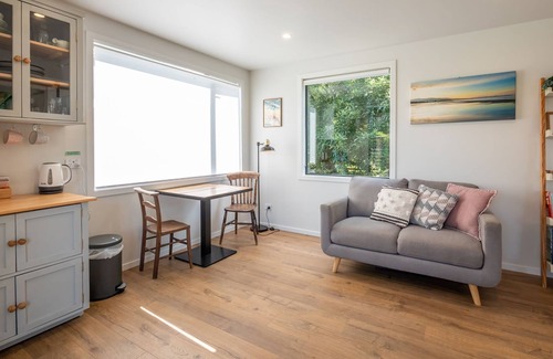 Pohara Cabine | Tui Studio Pohara. Golden Bay