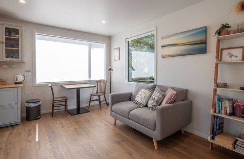 Pohara Cabine | Tui Studio Pohara. Golden Bay