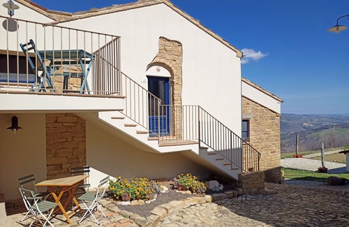 Castiglione Messer Raimondo Appartement | A charming retreat for two in the beautiful Abruzzo countryside