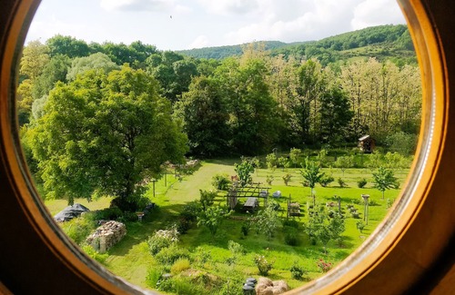 Camon Maison | Une maison magnifique, spacieuse, récemment rénovée dans le magnifique village de Camon