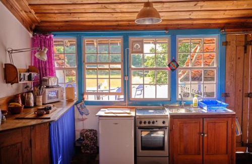 Sao Miguel de Poiares Maison | A Charming , Traditional Cottage at Quinta da Ribeira
