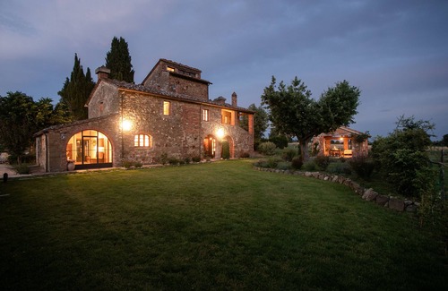 Lucignano Villa | Une charmante villa avec grande piscine privée, située dans un endroit de rêve