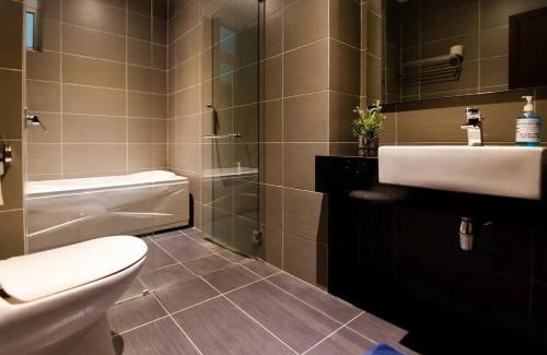 Taman Century Appartement | A Chic 3BR KSL DEsplanade Residence FREE Parking