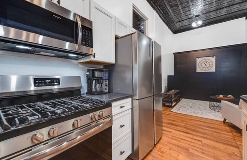 Kamm's Corners Appartement | A Cleveland Modern and Historic Apartment