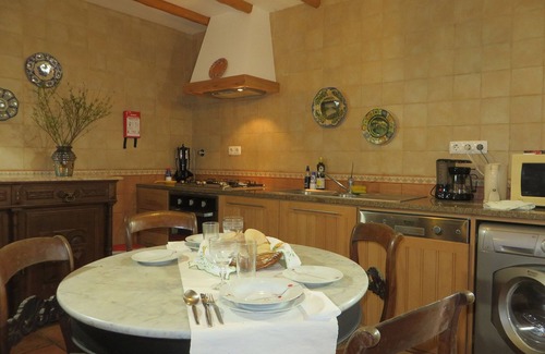 Capelas Maison | A comfortable, self-contained suite in a restored 19th-century vila (RRAL 980)