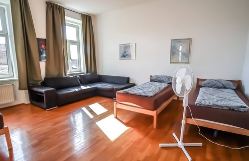 Liesing Appartement | A comfortable, well-located Luxury Apartment LV7