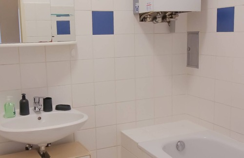 Liesing Appartement | A comfortable, well-located Luxury Apartment LV7