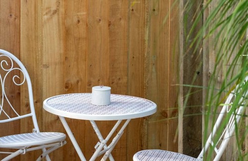 Hornby Maison | A comfy family stay near Hornby Mall Sleeps 8
