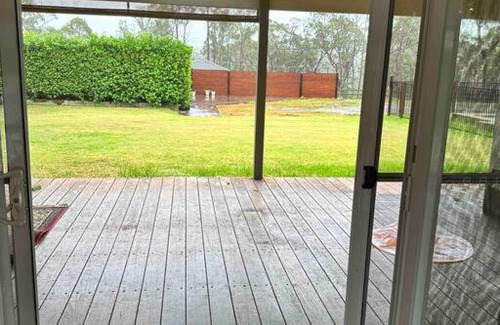 Kenthurst Maison | A Complete Family House approximately 3km from Town Center