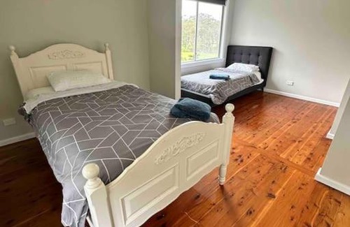 Kenthurst Maison | A Complete Family House approximately 3km from Town Center