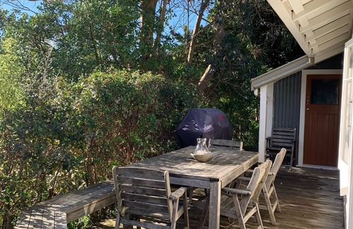 Wellington Cabine | A cosy cabin, near Ōtari bush, and only minutes to Wellington CBD with sauna!