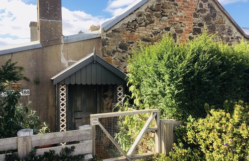 Ballan Cottage | Una cabaña independiente de 1860 con entrada privada y área de jardín aislada