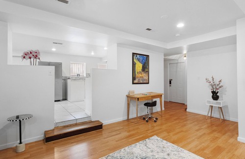 The Gate Maison | A Cottage in Downtown STL. Sleeps 10