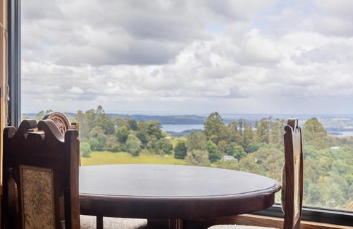 Kallista Lit Et Petit-Déjeuner | A Cottage with a View at Tudor Ridge