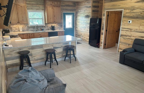 Rio Frio Cabine | A cozy 2 bed 2 bath cabin In Leakey Tx on 140 Acres with 2,000 FT of River Front