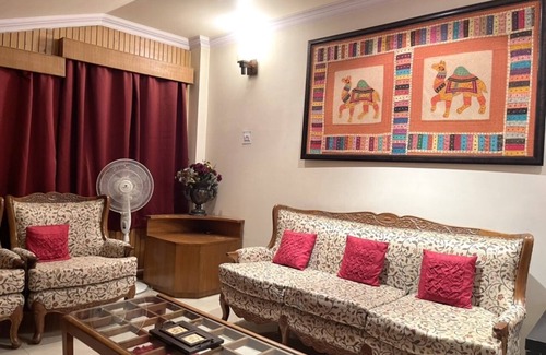 Shimla Appartement | A cozy 2 bhk, drive in, private apartment very close to the main Mall